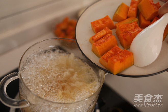 Nourishing Lungs and White Fungus Pumpkin Soup recipe