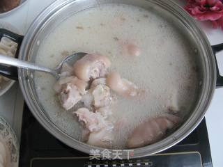 Trotter and Mushroom Soup Hot Pot recipe