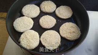 Hot Noodle Brown Sugar Sesame Cake recipe