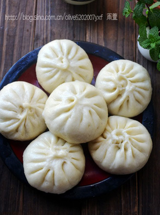 Chinese Chives, Horseshoe and Pork Buns recipe