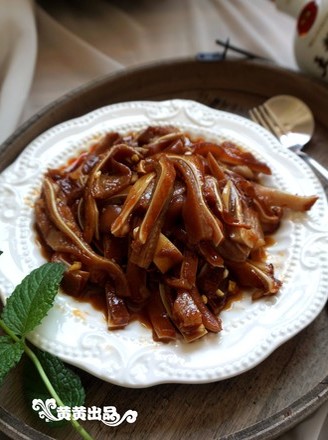 Pork Ears with Garlic in Red Oil recipe
