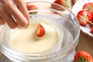 【strawberry Filled Chocolate】 recipe