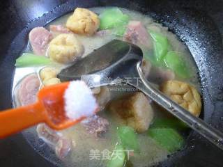 Boiled Chicken Drumsticks with Tofu and Lettuce in Oil recipe