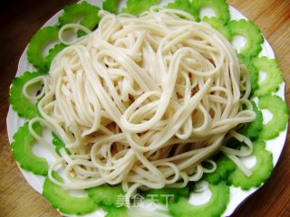 [jianjiang Noodles Made in A Pattern] Bitter Melon and Egg Fried Noodles recipe