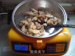 A Spring Healthy Vegetable for Improving Immunity-stewed Chicken with Mushrooms recipe