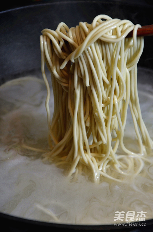 Yellow Croaker Simmered Noodles recipe