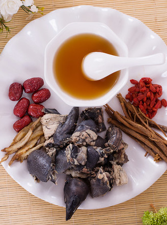 Claypot Ginseng Date Black Chicken Soup recipe