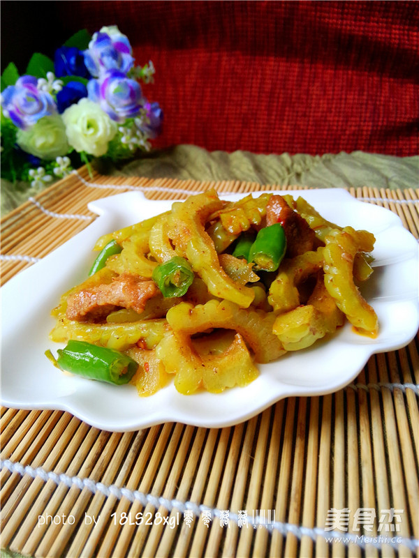 Spicy Stir-fried Bitter Gourd recipe