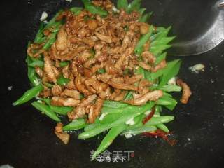 Stir-fried Sword Beans with Shredded Pork recipe