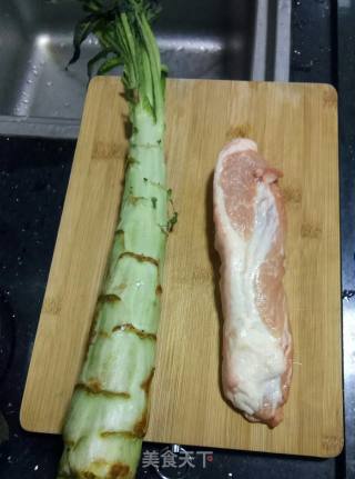 Stir-fried Pork with Lettuce recipe