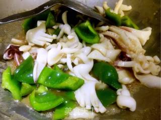 Fried House Squid with Green Pepper recipe