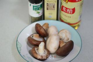 3-minute Quick Stir-fry to Prevent Spring Flu——【double Mushroom in Oil and Vinegar】 recipe