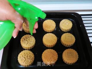 Preheating Mid-autumn Festival~~【three-color Filling Cantonese-style Mooncakes】 recipe