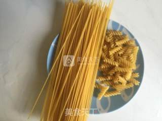 Stir-fried Spaghetti with Ham recipe