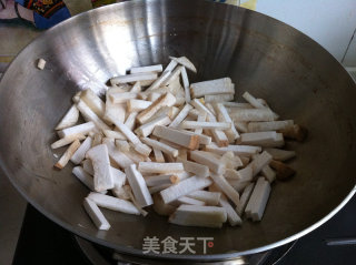 Stir-fried Leek Stem with Pleurotus Eryngii recipe