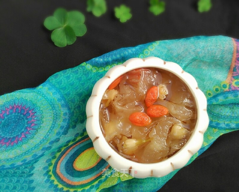 Jasmine and Tremella Sweet Soup recipe