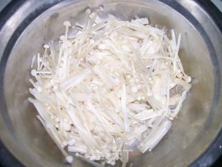 Fried Pork with Enoki Mushroom recipe