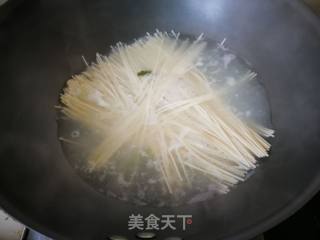 [yantai] Scallion Fried Noodles with Pork and Bone Soup recipe