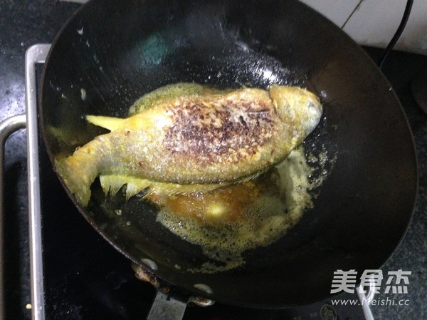 Pan Fried Small Yellow Croaker recipe