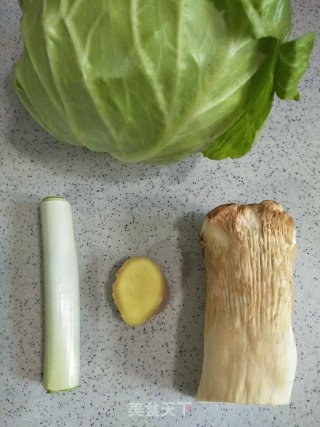 Stir-fried Cabbage with Pleurotus Eryngii recipe