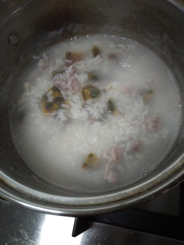 Congee with Preserved Egg and Lean Meat recipe