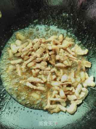 Stir-fried Pork with Garlic Sprouts recipe