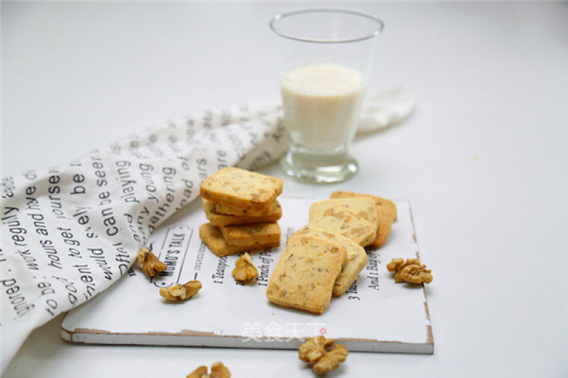 Crispy and Healthy Walnut Cookies