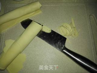 Scallions Mixed with Dried Tofu Shreds recipe