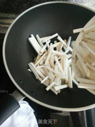 Stir-fried Celery with Pleurotus Eryngii recipe