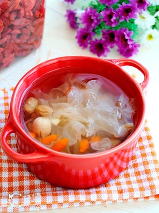 Tremella, Lotus Seed and Lily Soup