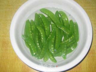Fried Pork with Snow Pea recipe