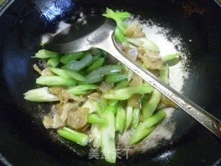 Stir-fried Celery with Mustard recipe
