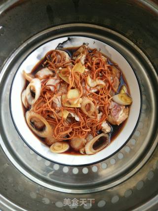 Steamed Chicken with Cordyceps Flower recipe