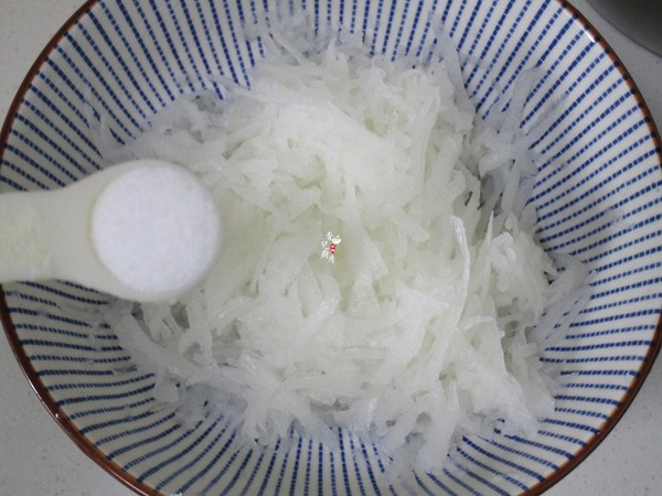 Pork Buns with Shredded Radish recipe