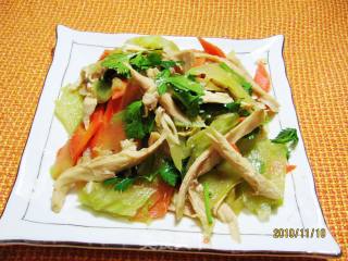 Shredded Chicken with Lettuce and Pepper Oil recipe