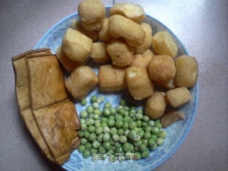 Tofu with Seaweed Oil and Roasted Dried Peas recipe