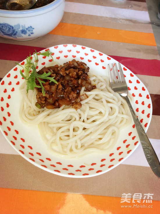 Braised Noodles with Mushroom Meat Sauce recipe