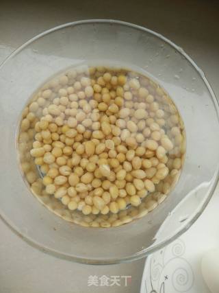 Braised Soybeans with Pork Belly and Eggs recipe