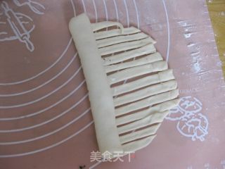 Black Sesame Caterpillar Bread recipe