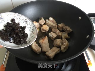 #trust之美#claypot Rice with Soy Pork Ribs recipe