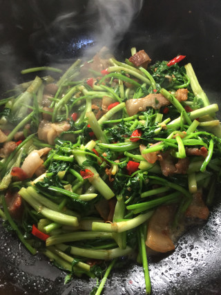 Stir-fried Pork Belly with Wild Celery recipe