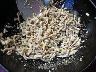 Stir-fried Shredded Chicken with Black Pepper and Onion recipe