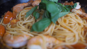 [strong Flavor] Tomato Prawn Spaghetti · 15 Minutes to Complete recipe