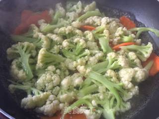 Stir-fried Cauliflower with Bacon recipe