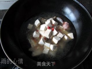 Silver Carp Head Stewed Tofu recipe