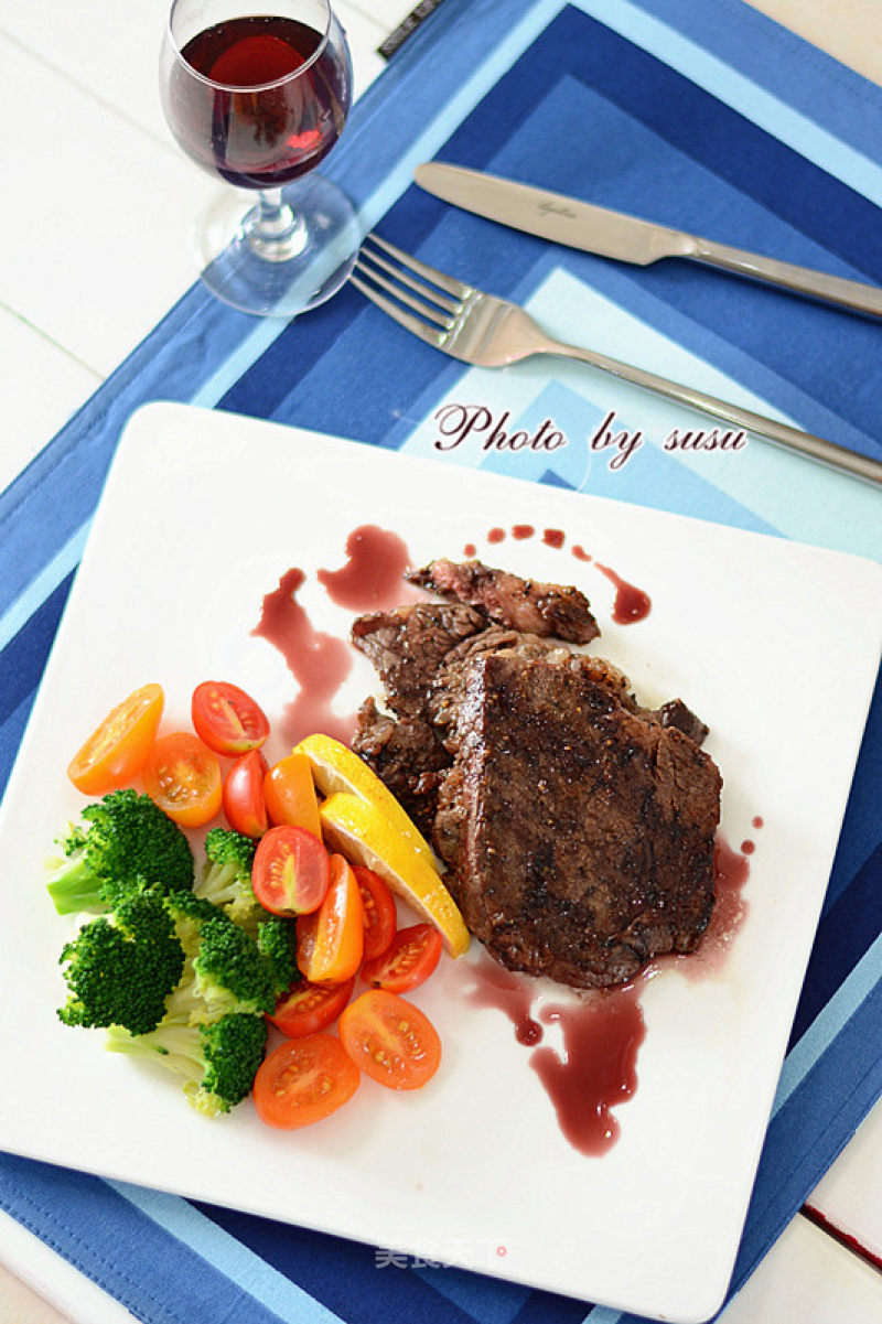 Simple and More Delicious-red Wine Steak