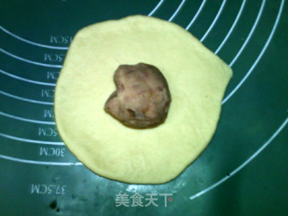 Leaf-shaped Taro Bread recipe