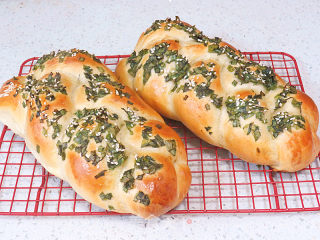 Savoury and Delicious ~【scallion Pork Loaf Braid Bread】 recipe