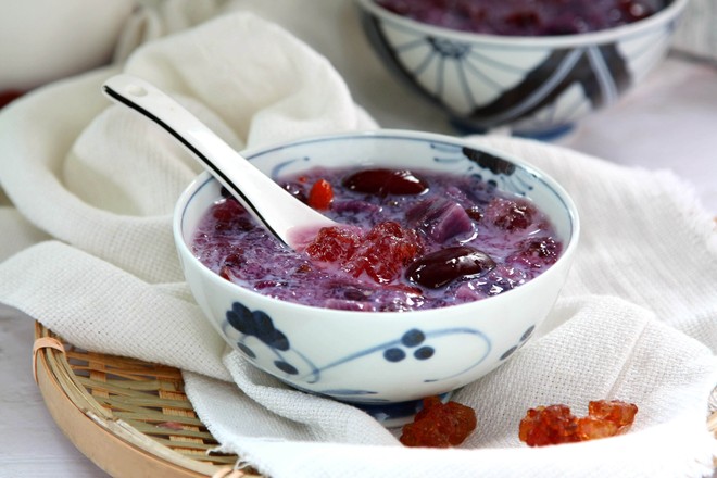 Peach Gum and Purple Sweet Potato Stew with Milk recipe