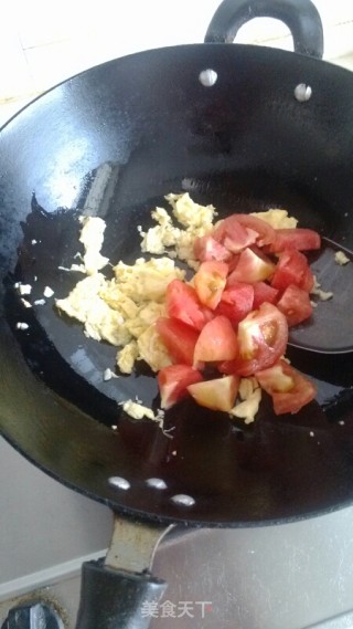 Scrambled Eggs with Tomatoes recipe